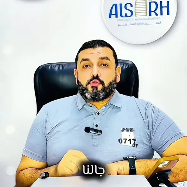 متى يقبض الموظف راتبين في دبي؟